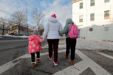Judges Decide Opposing White House on Deporting Central American Minors and Venezuelan Nationals