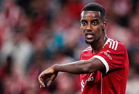 Isak's Debut Offers Star Power Despite Noticeable Rust